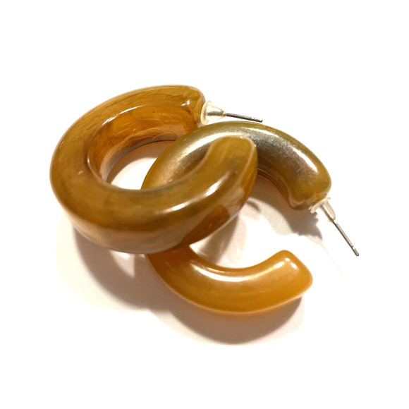 Vintage Chunky Hoop Earrings Pierced Acrylic Lucite Apple Juice Tones Faux Hoops - Picture 5 of 6